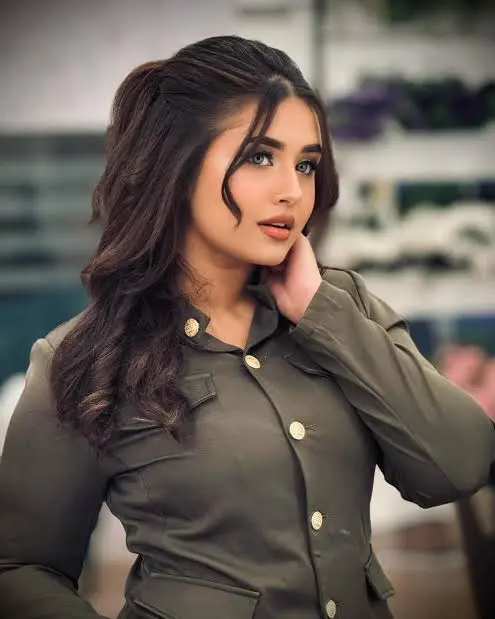 Minahil Malik Biography: Age, Boyfriend, Net Worth, TikTok, Height, Family, Career