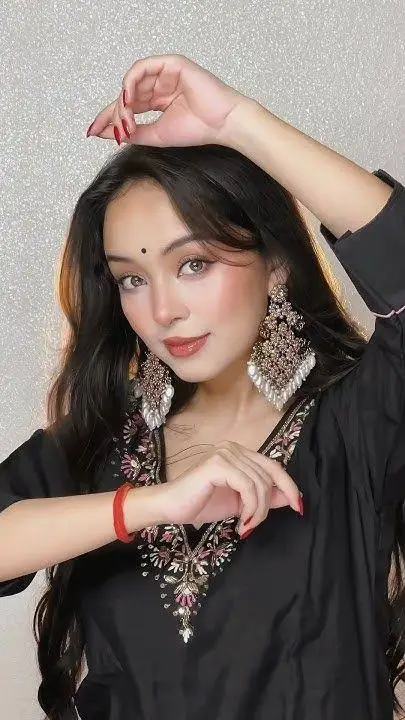 Simpal Kharel Biography: Age, Boyfriend, Songs, Height, Net Worth, Parents, Music Career