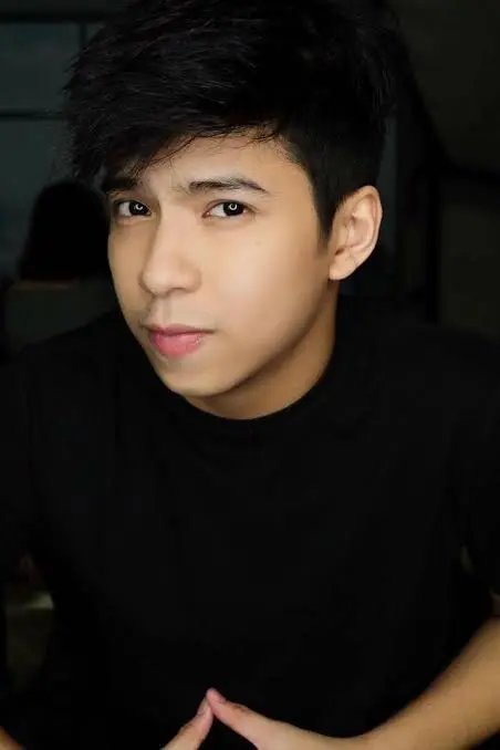 Nash Aguas Biography: Wife, Age, Net Worth, Movies, Political Career, Height, Children, Business