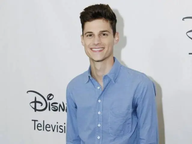 Ken Baumann Biography: Wife, Age, Children, Net Worth, Height, Parents, Books, Movies