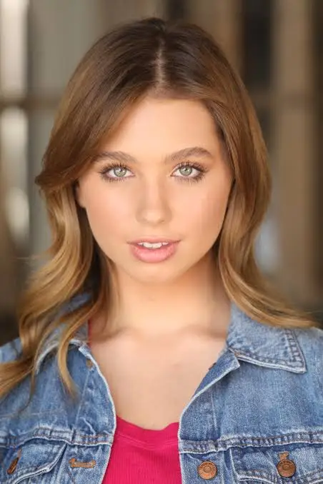 Lilia Buckingham Biography: Age, Instagram, Career, Net Worth, Parents, Height, Siblings, Boyfriend, Movies