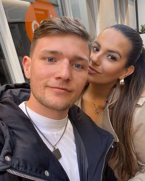 Casey Barker Biography: Age, Wife, Children, Net Worth, Height, Parents, YouTube Casey Barker Biography: Age, Wife, Children, Net Worth, Height, Parents, YouTube