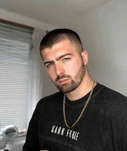 Tom Malone Jr Biography: Age, Girlfriend, Net Worth, TikTok, Height, Parents, Gogglebox