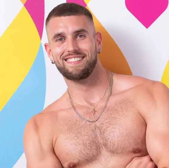 Zachariah Noble Biography: Age, Girlfriend, Height, Net Worth, Career, Love Island