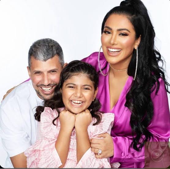 Huda Kattan’s Daughter, Nour Goncalo Bio: Age, Parents, Height, Net Worth, Education, Social Media Huda Kattan’s Daughter, Nour Goncalo Bio: Age, Parents, Height, Net Worth, Education, Social Media