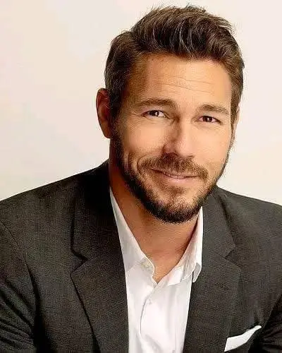 Scott Clifton Biography: Age, Wife, Net Worth, Height, Awards, Parents, Son, Career