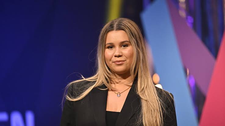 Lisa Ajax Biography: Boyfriend, Age, Children, Net Worth, Height, Parents, Songs, Albums Lisa Ajax Biography: Boyfriend, Age, Children, Net Worth, Height, Parents, Songs, Albums