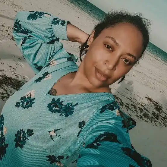 Nazizi Hirji Biography: Age, Husband, Net Worth, Songs, Albums, Children, Instagram