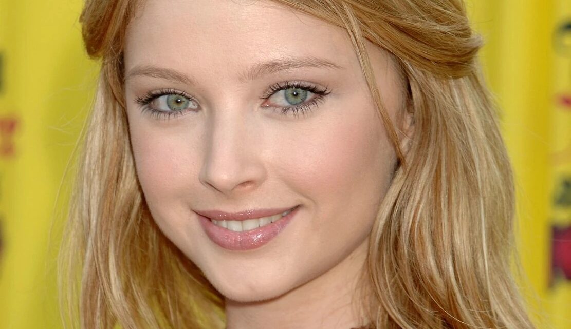 Elisabeth Harnois Biography: Age, Movies & TV Shows, Net Worth, Height, Parents, Boyfriend, Career Elisabeth Harnois Biography: Age, Movies & TV Shows, Net Worth, Height, Parents, Boyfriend, Career