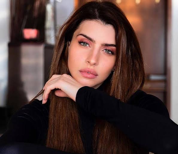 Iwanna Sarri Biography: Age, Net Worth, GNTM, Height, Boyfriend, Career Iwanna Sarri Biography: Age, Net Worth, GNTM, Height, Boyfriend, Career