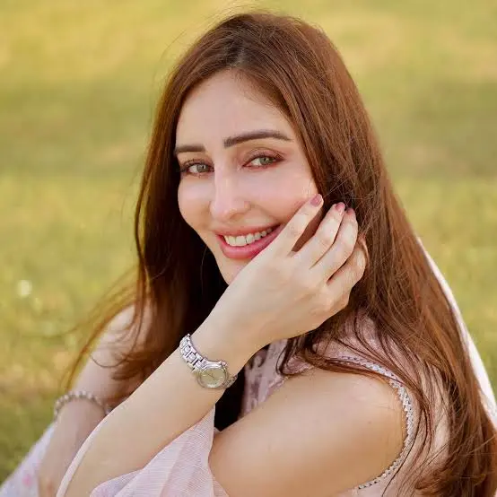 Sidra Niazi Biography: Age, Boyfriend, Net Worth, Height, TV Shows & Career