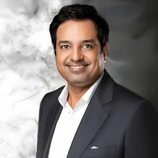 Rashed Al-Majed Biography: Age, Wife, Net Worth, Albums, Songs, Height, Parents, Children