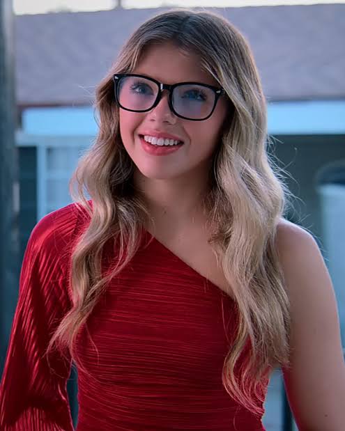 Neela Jolene Biography: Age, Boyfriend, Net Worth, Movies & TV Shows, Parents, Height, TikTok Neela Jolene Biography: Age, Boyfriend, Net Worth, Movies & TV Shows, Parents, Height, TikTok
