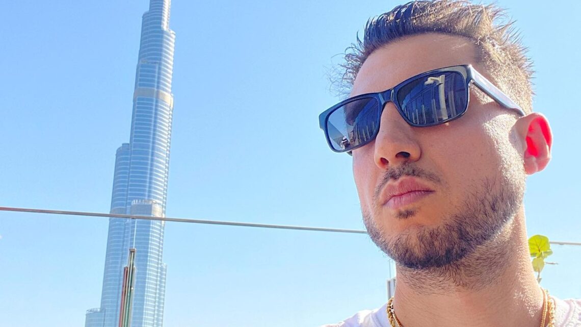 Who is 4kpapi? Ali Saleh Biography: Height, Ethnicity, Age, Net Worth, Siblings, Parents, Kids, Wife, YouTube Who is 4kpapi? Ali Saleh Biography: Height, Ethnicity, Age, Net Worth, Siblings, Parents, Kids, Wife, YouTube