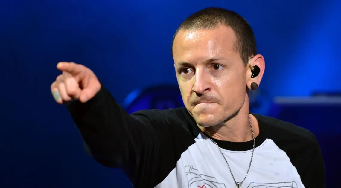 Chester Bennington’s son Isaiah Bennington Biography: Height, Ethnicity, Age, Net Worth, Siblings, Parents Chester Bennington’s son Isaiah Bennington Biography: Height, Ethnicity, Age, Net Worth, Siblings, Parents