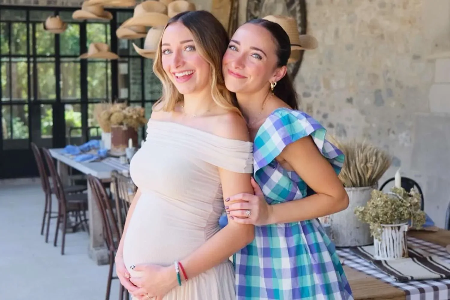 Brooklyn and Bailey McKnight
