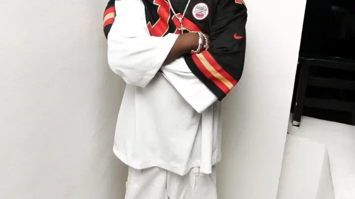 Famous Pluto Biography: Age, Brothers, Net Worth, Albums, Girlfriend, Parents, Real Name, Wikipedia