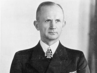 Karl Dönitz Biography: Cause of Death, Children, Age, Net Worth, Career, Wife, Controversies