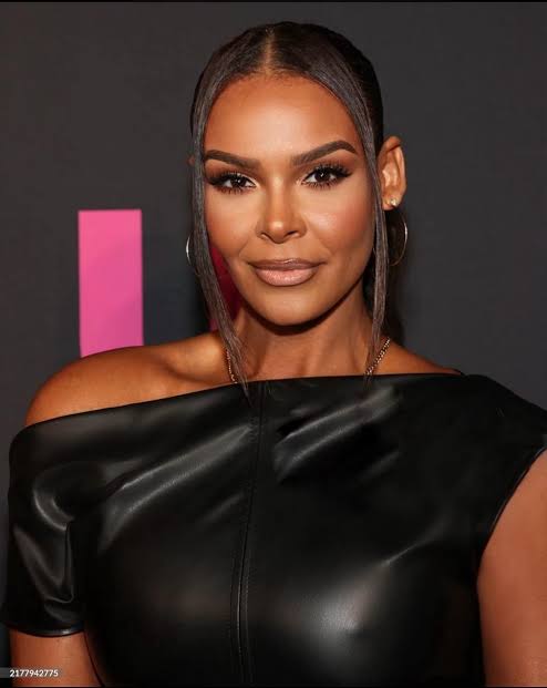 Samantha Mumba Biography: Awards, Films, Songs, Books, Spouse, Child, Height, Ethnicity, Age, Net Worth, Siblings, Parents