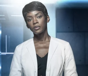Caroline Chikezie