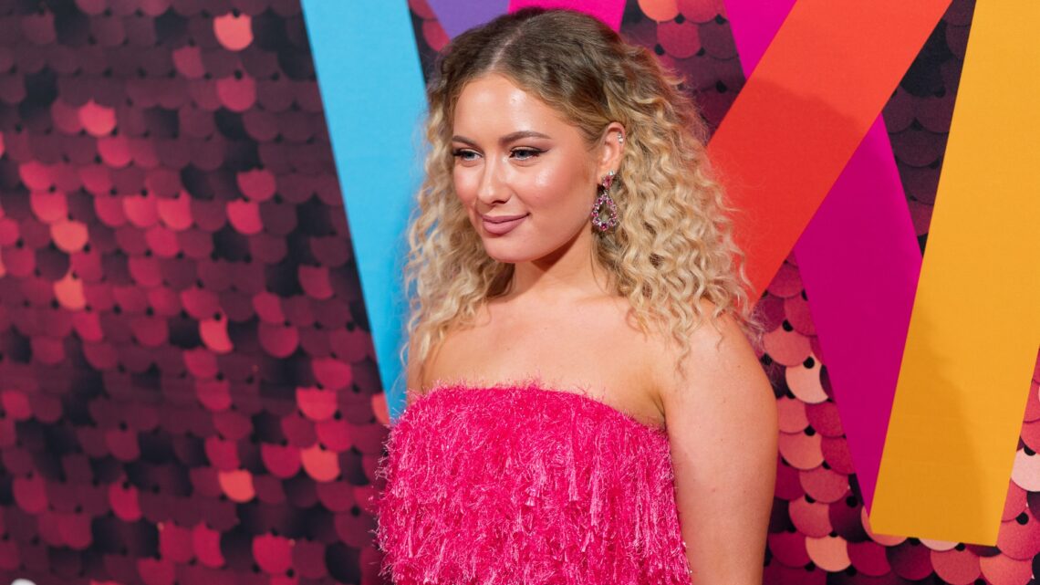 Wiktoria Johansson Bio: Age, Boyfriend, Net Worth, Songs, Albums, Parent, Height Wiktoria Johansson Bio: Age, Boyfriend, Net Worth, Songs, Albums, Parent, Height