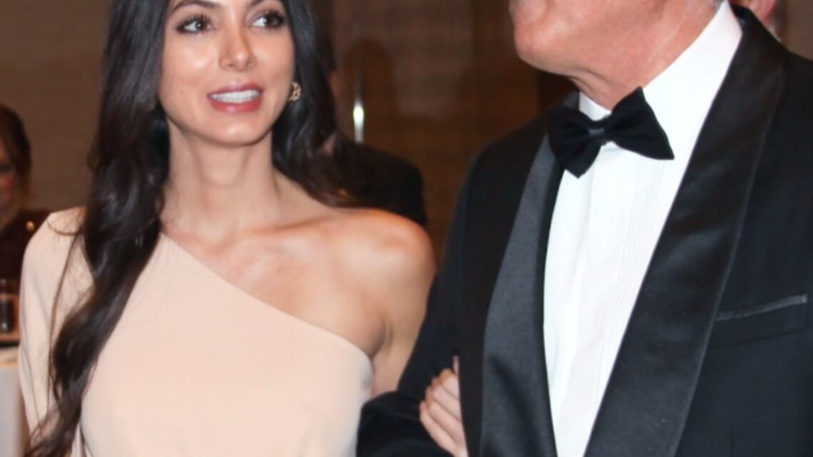 Yasmine Pahlavi Biography: Husband, Net Worth, Age, Parents, Height, Children, Religion, Wedding Yasmine Pahlavi Biography: Husband, Net Worth, Age, Parents, Height, Children, Religion, Wedding