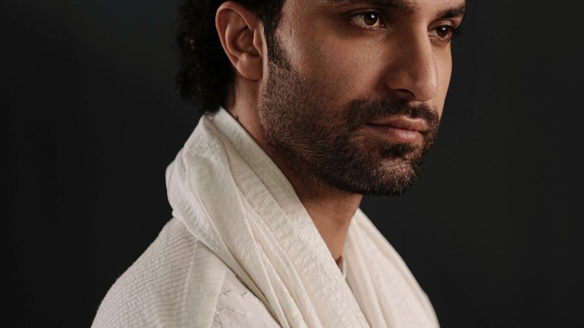 Ahad Raza Mir Biography: Net Worth, Siblings, Age, Parents, Height, Ethnicity, Movies, Wife, Awards, Songs Ahad Raza Mir Biography: Net Worth, Siblings, Age, Parents, Height, Ethnicity, Movies, Wife, Awards, Songs