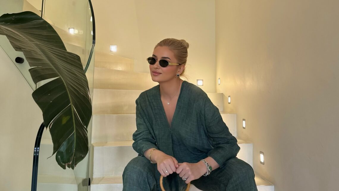 Alketa Vejsiu Biography: Net Worth, Siblings, Age, Parents, Height, Ethnicity, Kids, Husband, Songs Alketa Vejsiu Biography: Net Worth, Siblings, Age, Parents, Height, Ethnicity, Kids, Husband, Songs