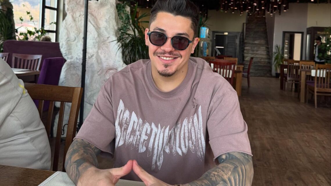Bogdan De La Ploiesti (Bogdan DLP) Biography: Siblings, Parents, Height, Ethnicity, Age, Net Worth, Girlfriend, Songs Bogdan De La Ploiesti (Bogdan DLP) Biography: Siblings, Parents, Height, Ethnicity, Age, Net Worth, Girlfriend, Songs