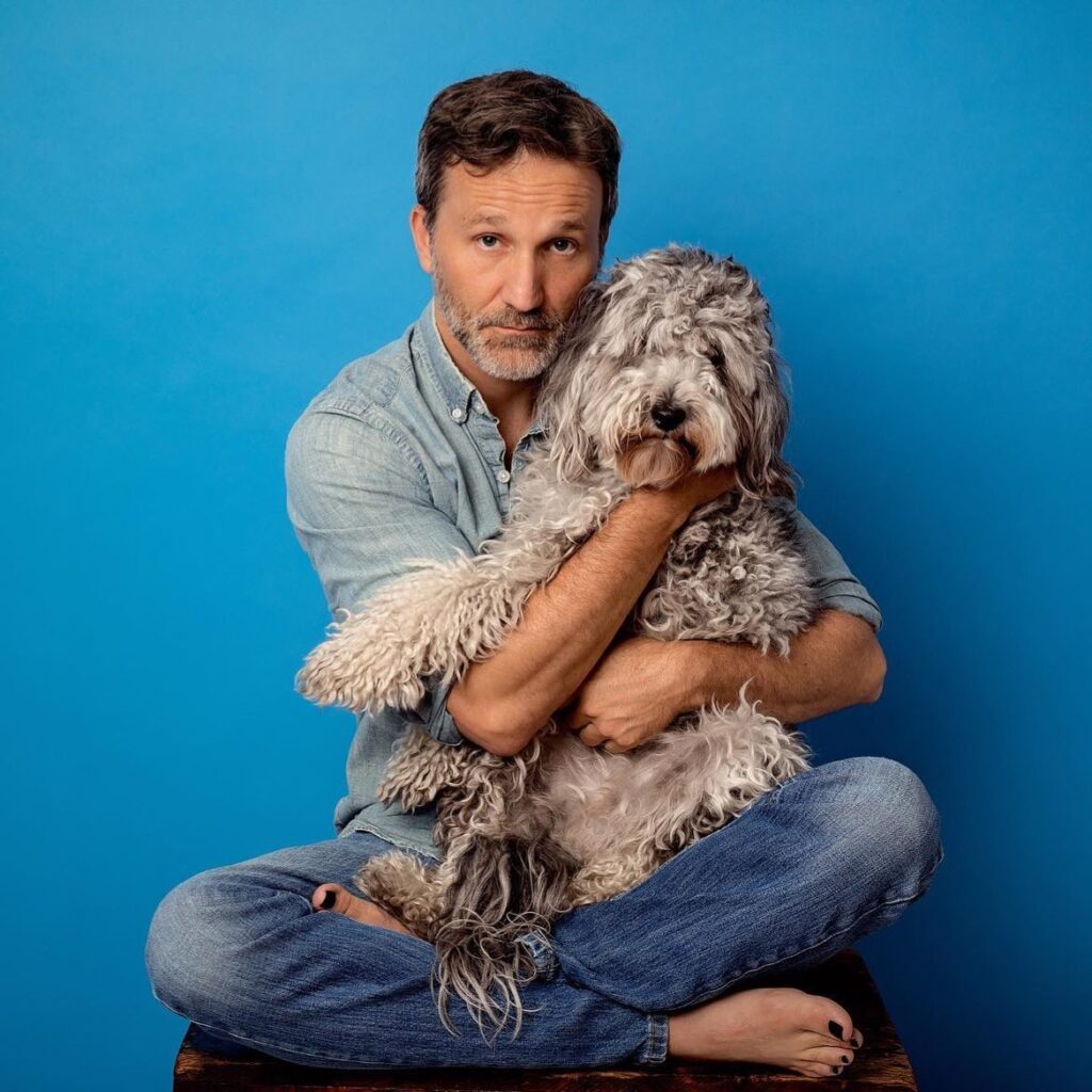 Breckin Meyer Biography: Height, Ethnicity, Net Worth, Siblings, Age, Parents, Movies, Music, Girlfriend, Children, Wife
