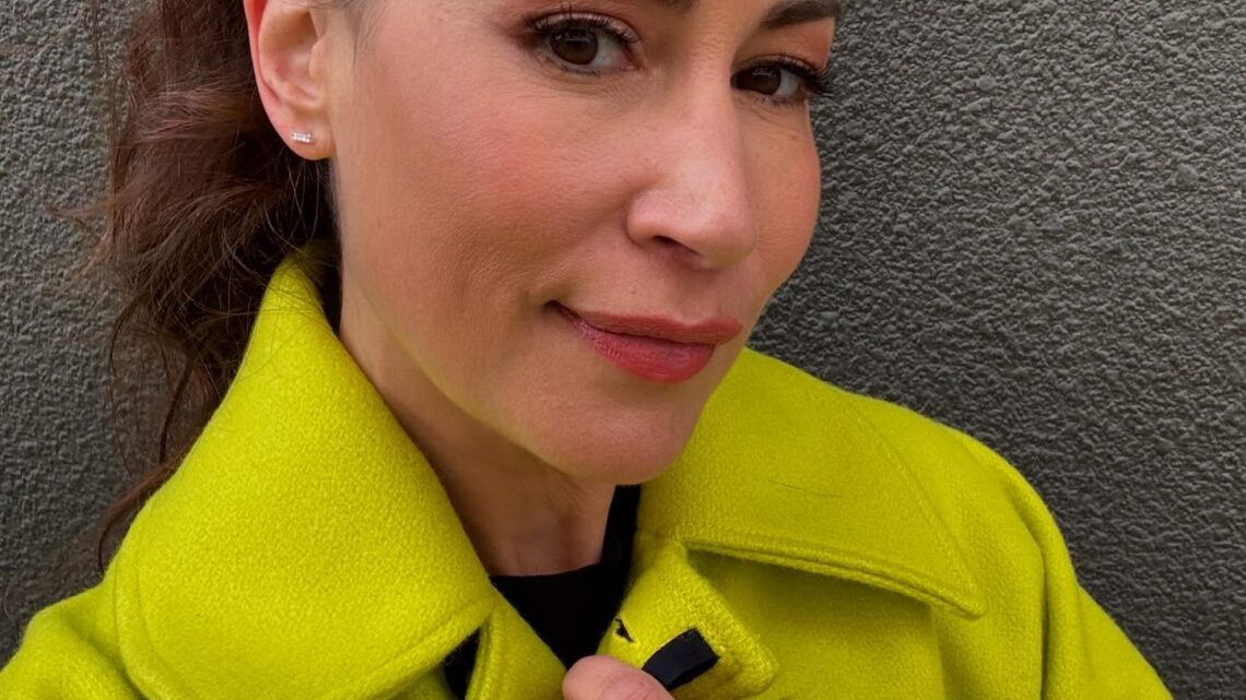 Cynthia Loyst Biography: Age, Net Worth, Siblings, Height, Parent, Books, Awards, Husband, Films Cynthia Loyst Biography: Age, Net Worth, Siblings, Height, Parent, Books, Awards, Husband, Films