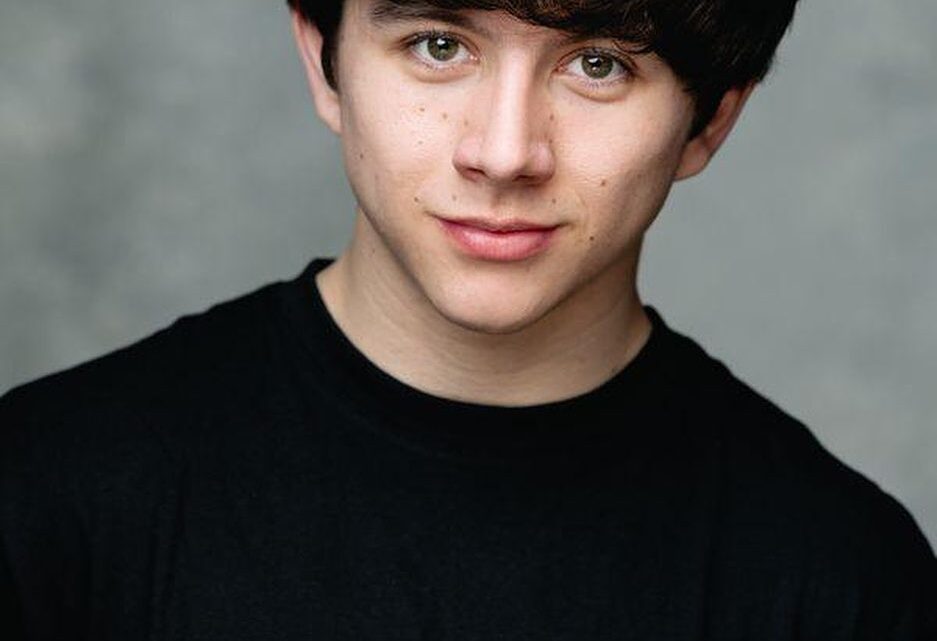 Dylan Thomas Smith Biography: Height, Ethnicity, Age, Net Worth, Siblings, Parents, TV Series, Awards Dylan Thomas Smith Biography: Height, Ethnicity, Age, Net Worth, Siblings, Parents, TV Series, Awards