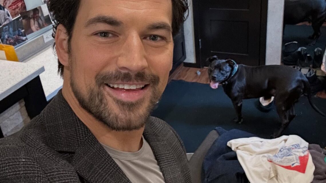 Giacomo Gianniotti Biography: Wife, Films, Age, Parents, Height, Ethnicity, Net Worth, Siblings Giacomo Gianniotti Biography: Wife, Films, Age, Parents, Height, Ethnicity, Net Worth, Siblings