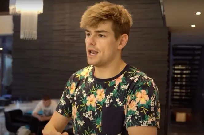 Jakub Patecki Biography: YouTuber, Age, Spouse, Net Worth, Education, Nationality, Siblings