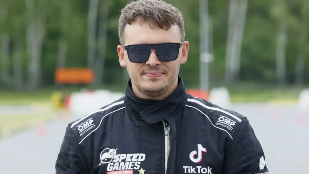 Kamil Chwastek Biography: Age, Girlfriend, Net Worth, Height, YouTube, Career