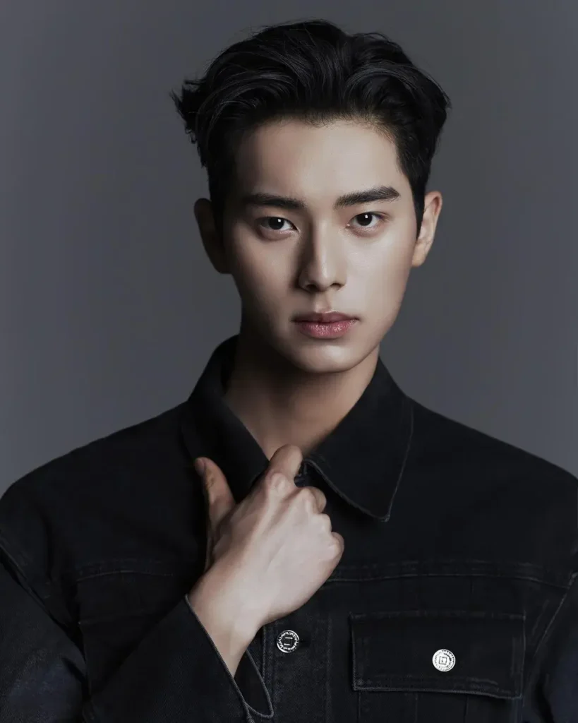 Lee Chaemin Biography: Girlfriend, Age, Net Worth, Siblings, Parents, Height, Nationality, Movies
