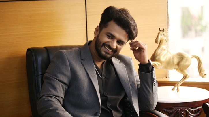 Musfiq R Farhan Biography: Net Worth, Age, Parents, Wife, YouTube, Children, Family Musfiq R Farhan Biography: Net Worth, Age, Parents, Wife, YouTube, Children, Family
