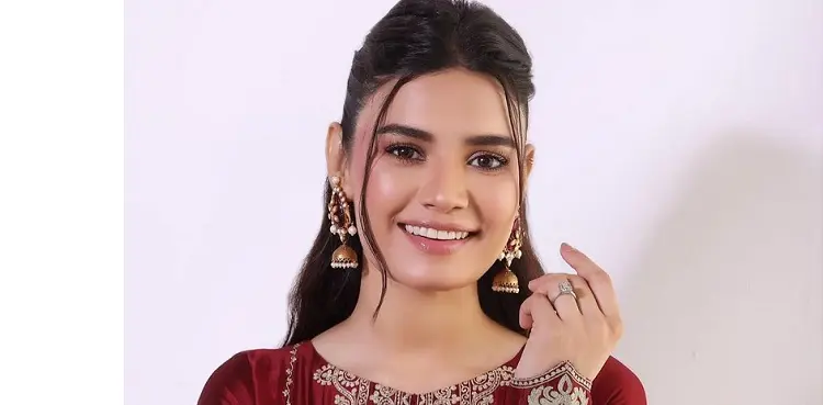 Kiran Haq Biography: Husband, Age, Net Worth, Movies, Height, Parents, Instagram, TV Shows