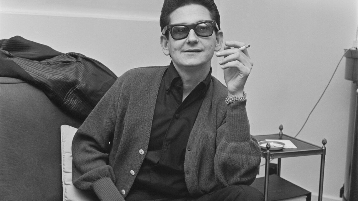 Roy Orbison Bio: Singles, Net Worth, Wife, Children, Siblings, Age, Parents, Height, Albums, Obituary Roy Orbison Bio: Singles, Net Worth, Wife, Children, Siblings, Age, Parents, Height, Albums, Obituary