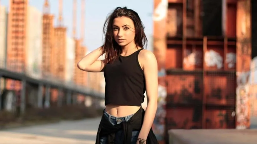 Martina Picardi Biography: Height, Ethnicity, Age, Net Worth, Siblings, Parents, Boyfriend, Awards, Books