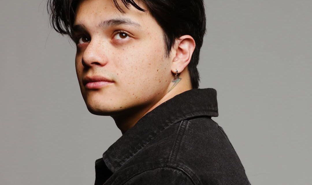 Violeta Isfel’s son Omar Isfel Biography: Height, Ethnicity, Age, Net Worth, Siblings, Parents, Music Violeta Isfel’s son Omar Isfel Biography: Height, Ethnicity, Age, Net Worth, Siblings, Parents, Music