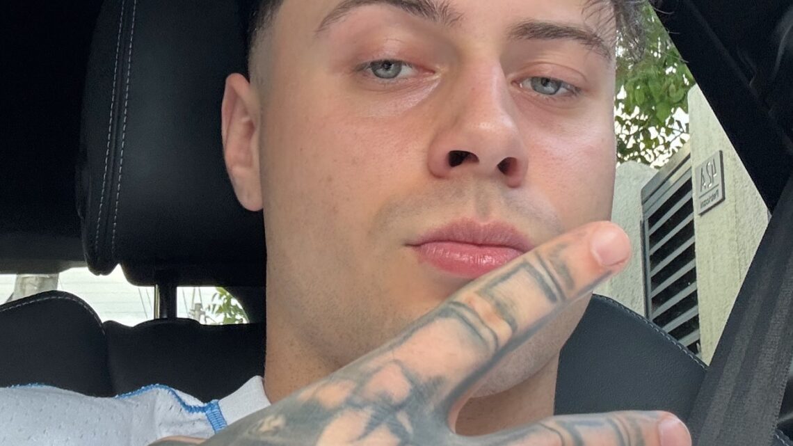 Petre Ștefan Biography: Height, Ethnicity, Age, Net Worth, Siblings, Parents, Songs Petre Ștefan Biography: Height, Ethnicity, Age, Net Worth, Siblings, Parents, Songs