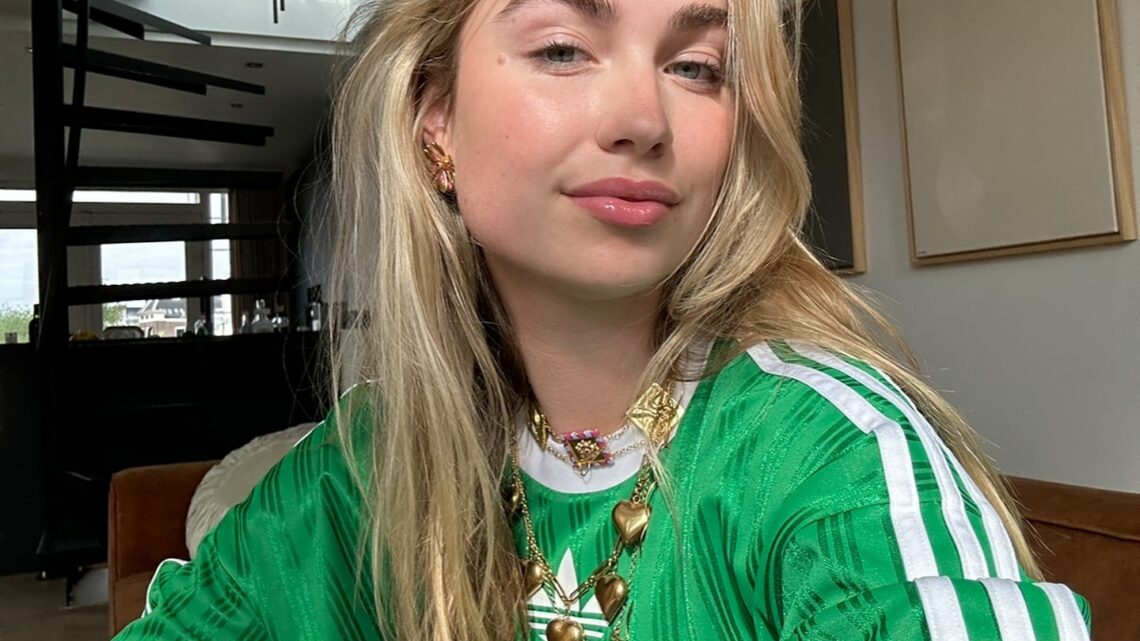 Roxy Dekker Biography: Age, Parents, Height, Ethnicity, Net Worth, Siblings, Music, Albums, Singles Roxy Dekker Biography: Age, Parents, Height, Ethnicity, Net Worth, Siblings, Music, Albums, Singles