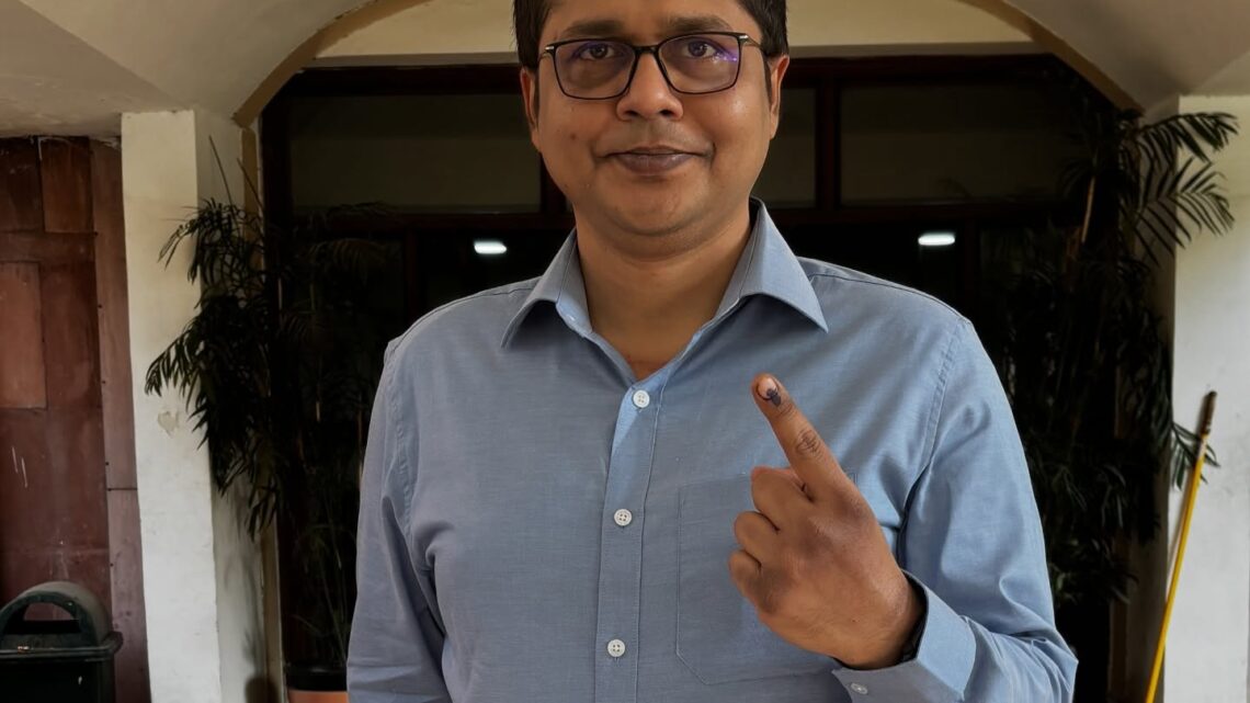 Saket Gokhale Biography: Net Worth, Siblings, Parents, Height, Ethnicity, Age, Books Saket Gokhale Biography: Net Worth, Siblings, Parents, Height, Ethnicity, Age, Books