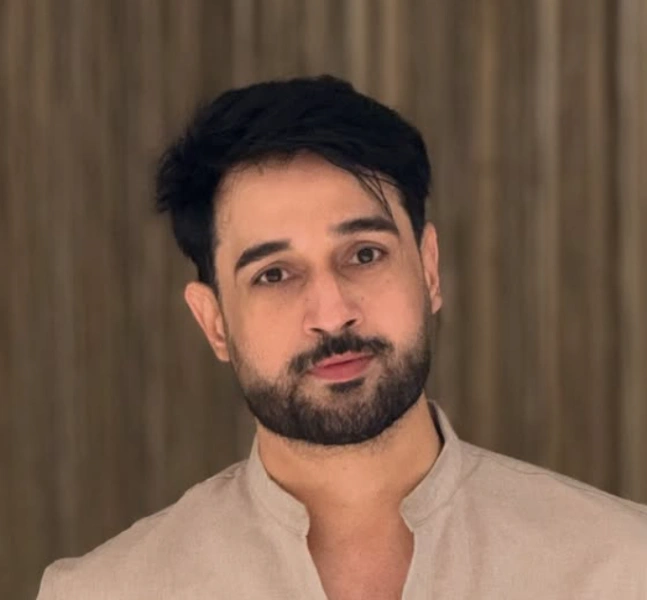 Junaid Akhtar Biography: Wife, Age, Height, Net Worth, Career, Movies & TV Shows