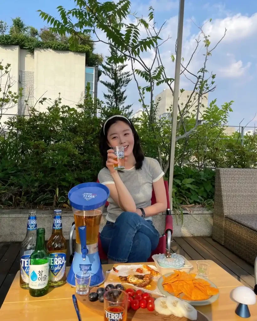 Han Sunhwa Biography: Music, Net Worth, Siblings, Age, Parents, Height, Ethnicity, TV Series