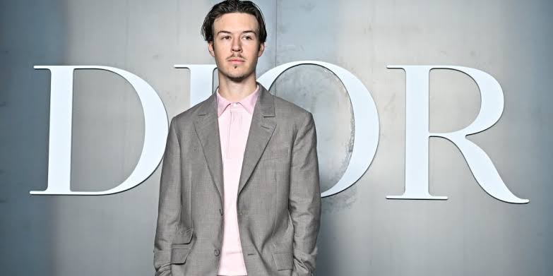 Seb la Frite Biography: Net Worth, Siblings, Age, Parents, Height, Ethnicity, YouTube, Girlfriend, Music