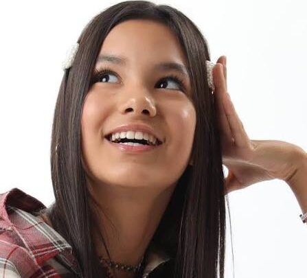 Ana Emilia Biography: Height, Ethnicity, Age, Net Worth, Siblings, Parents, YouTube, Songs