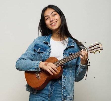 Tanishka Bahl Biography: Net Worth, Siblings, Parents, Height, Ethnicity, Age, Songs  