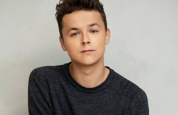 Danick Martineau Biography: Height, Ethnicity, Age, Net Worth, Siblings, Parents, Girlfriend, Songs, TV Shows